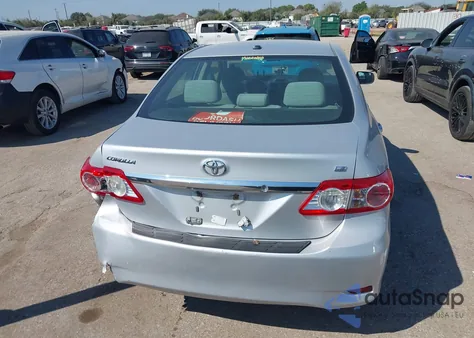 2013 Toyota Corolla Le z USA, uszkodzony, nr VIN 2T1BU4EE6DC994173